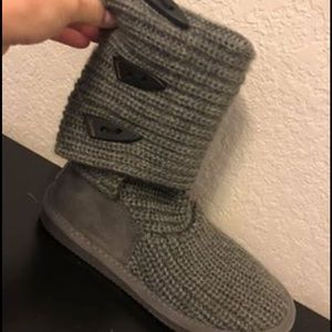 Knitted bear paw boots